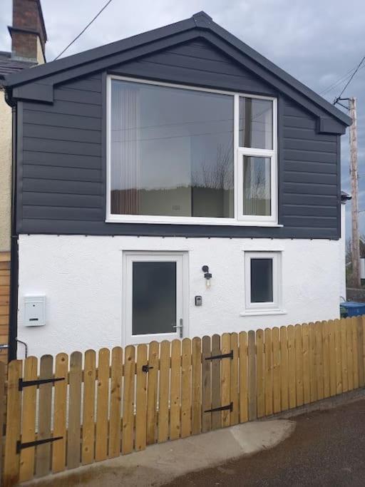 Cosy 2 Bed Cottage Between Snowdonia And The Sea Llandegai Εξωτερικό φωτογραφία