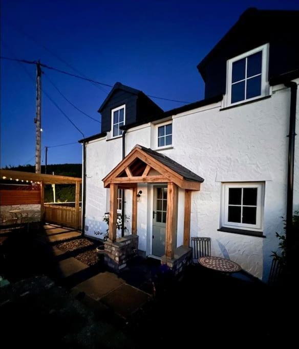 Cosy 2 Bed Cottage Between Snowdonia And The Sea Llandegai Εξωτερικό φωτογραφία
